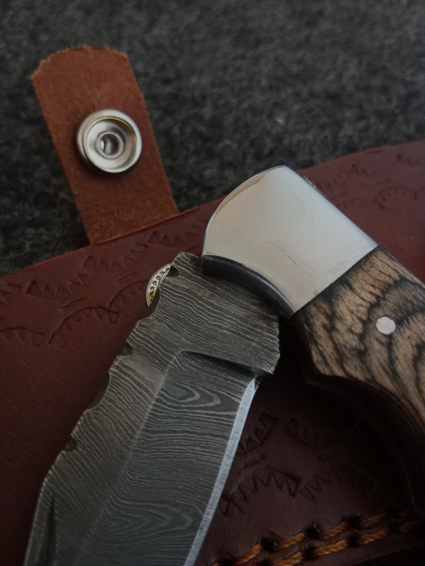 Handmade Damascus Steel Pocket Knife - Compact & Premium