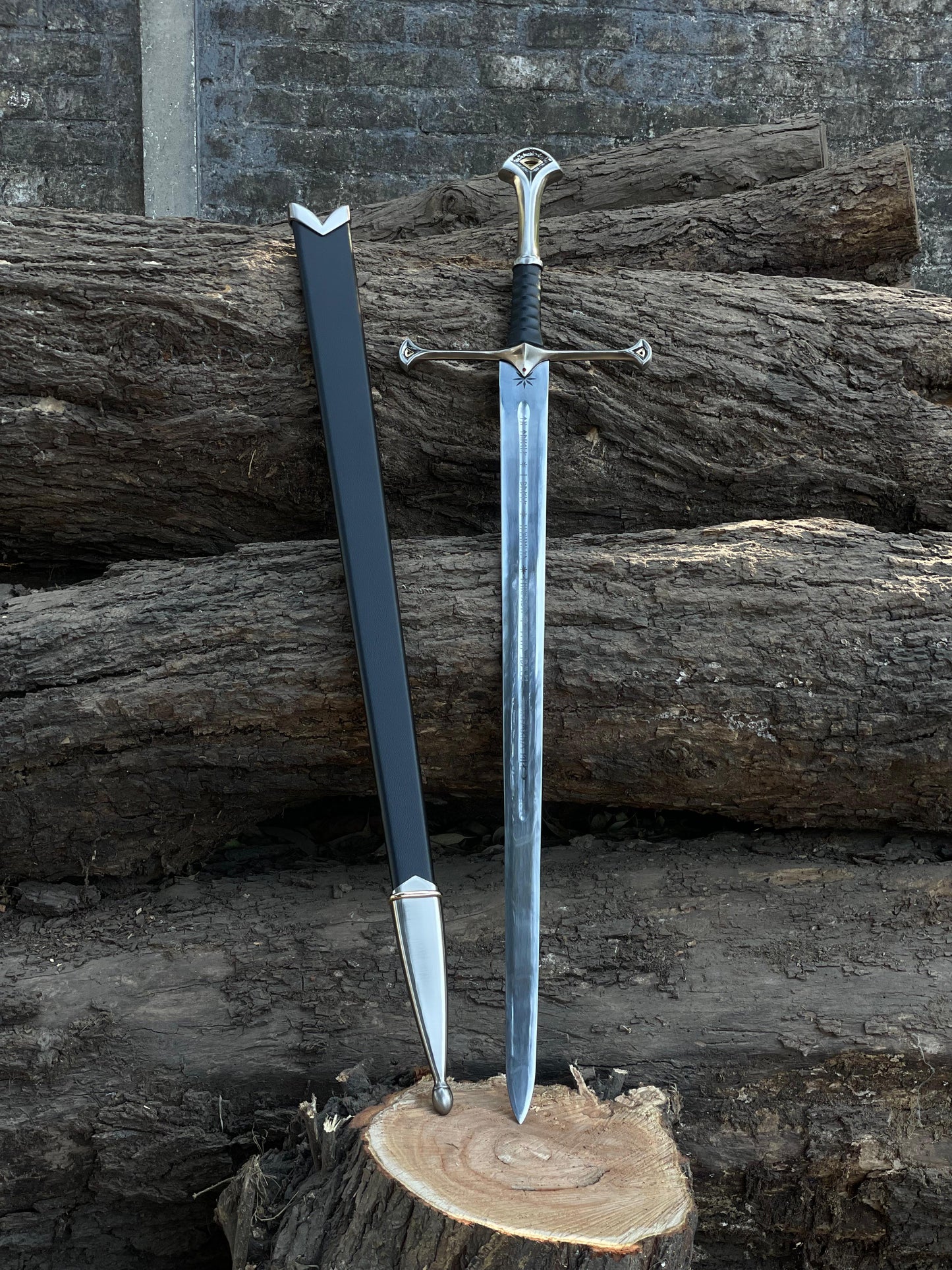 Narsil Sword of King Aragorn Strider Replica