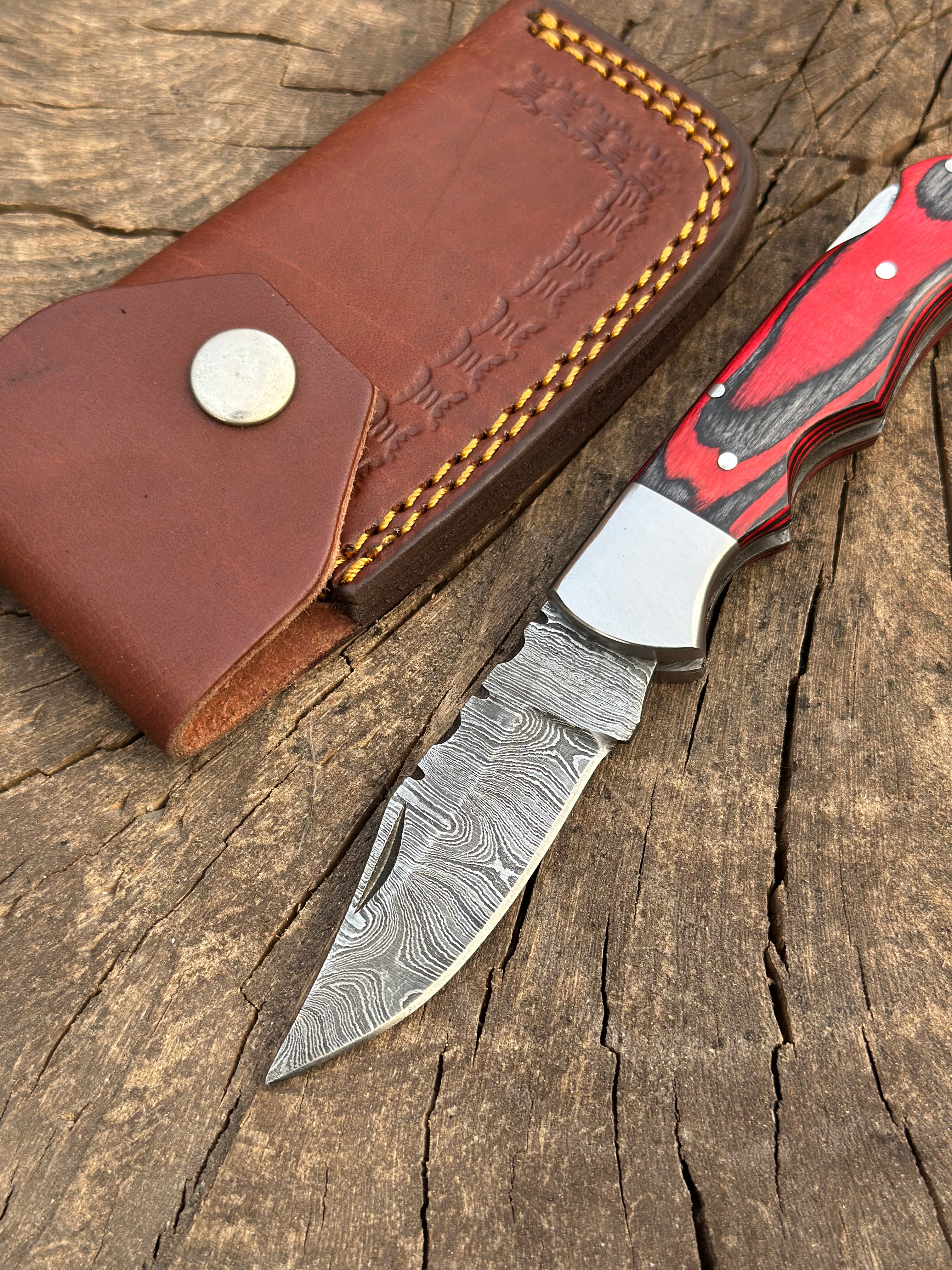 Handmade Damascus Steel Pocket Knife - Compact & Premium