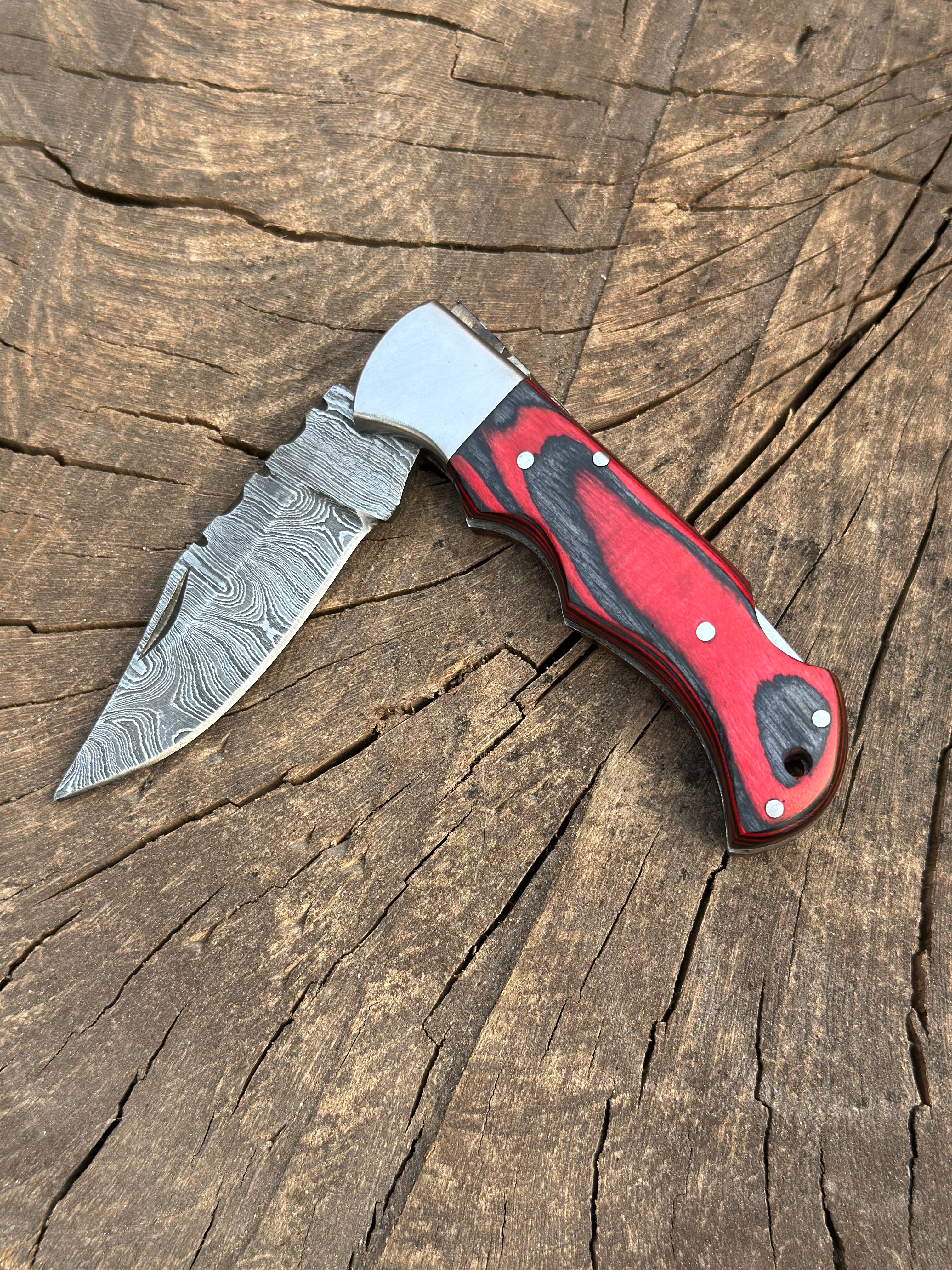 Handmade Damascus Steel Pocket Knife - Compact & Premium