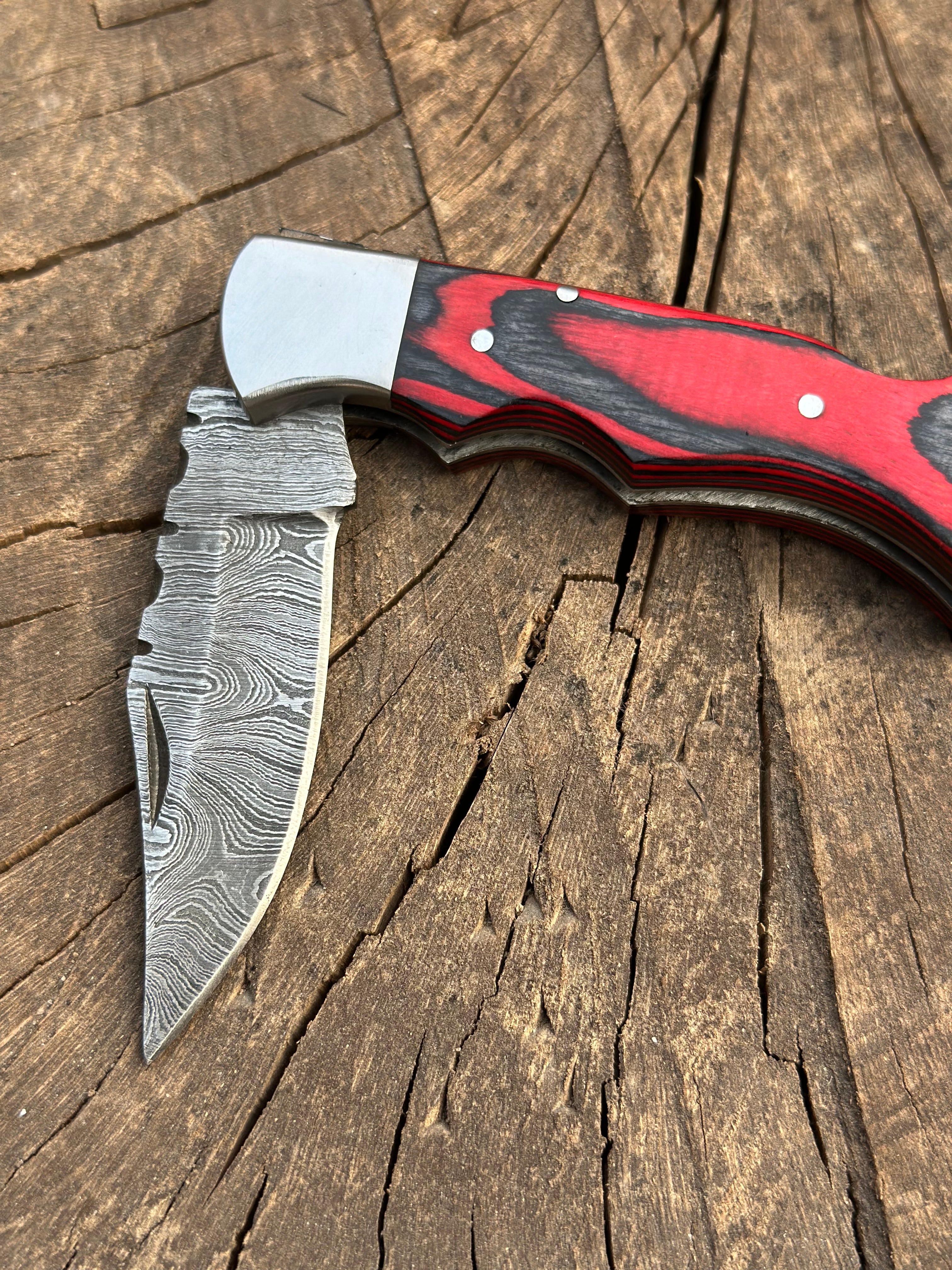 Handmade Damascus Steel Pocket Knife - Compact & Premium