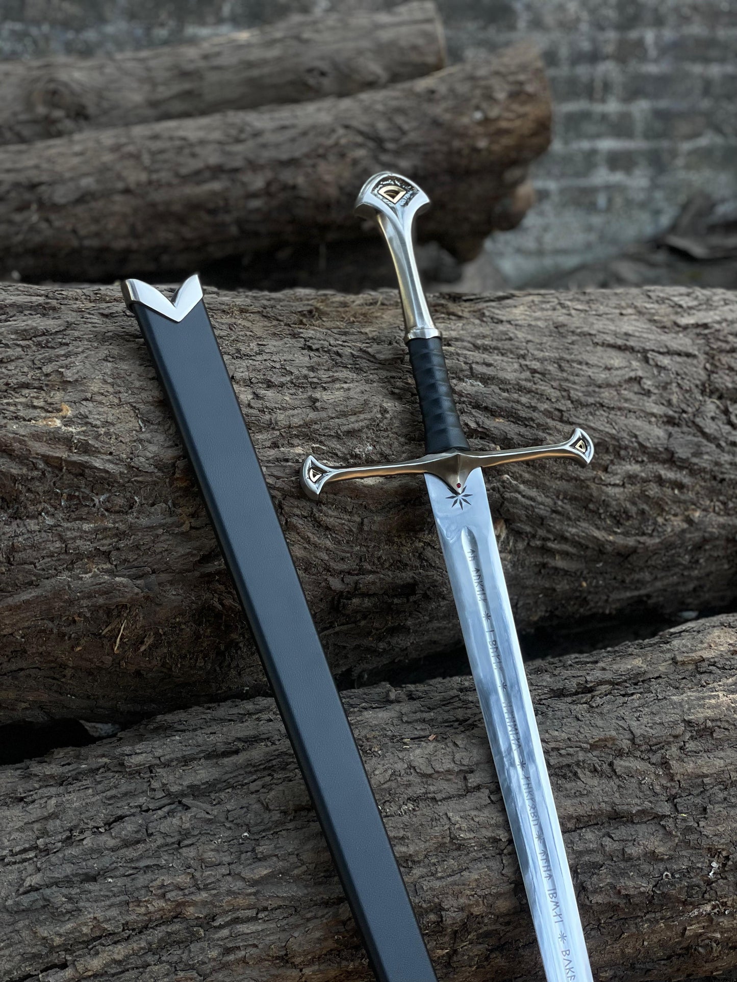 Narsil Sword of King Aragorn Strider Replica